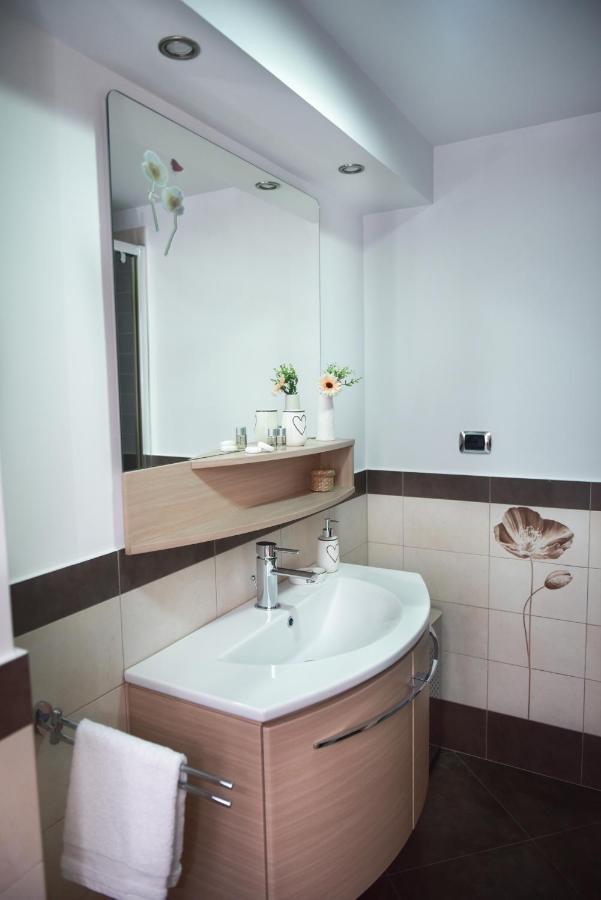 Modern Apartament Făgăraş Eksteriør billede